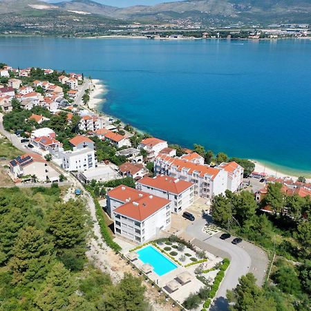 Malo More Resort Arbanija ภายนอก รูปภาพ