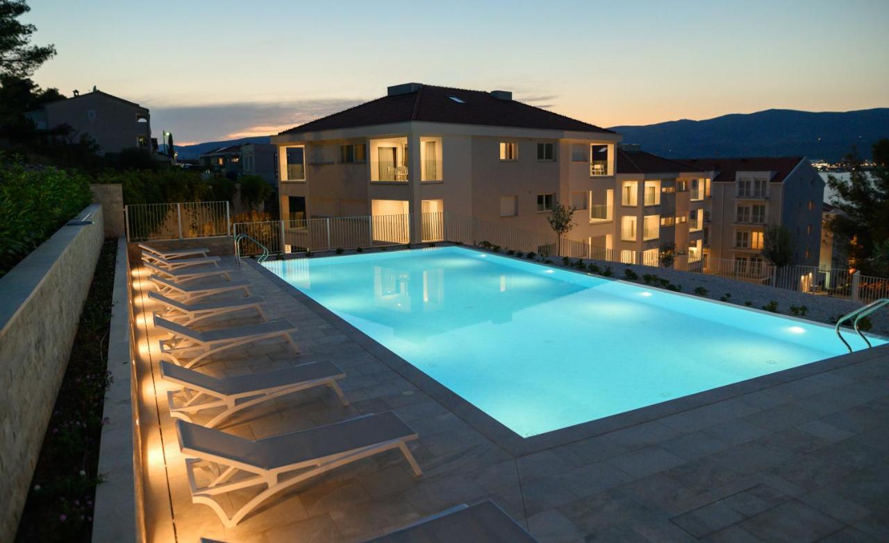 Malo More Resort Arbanija ภายนอก รูปภาพ