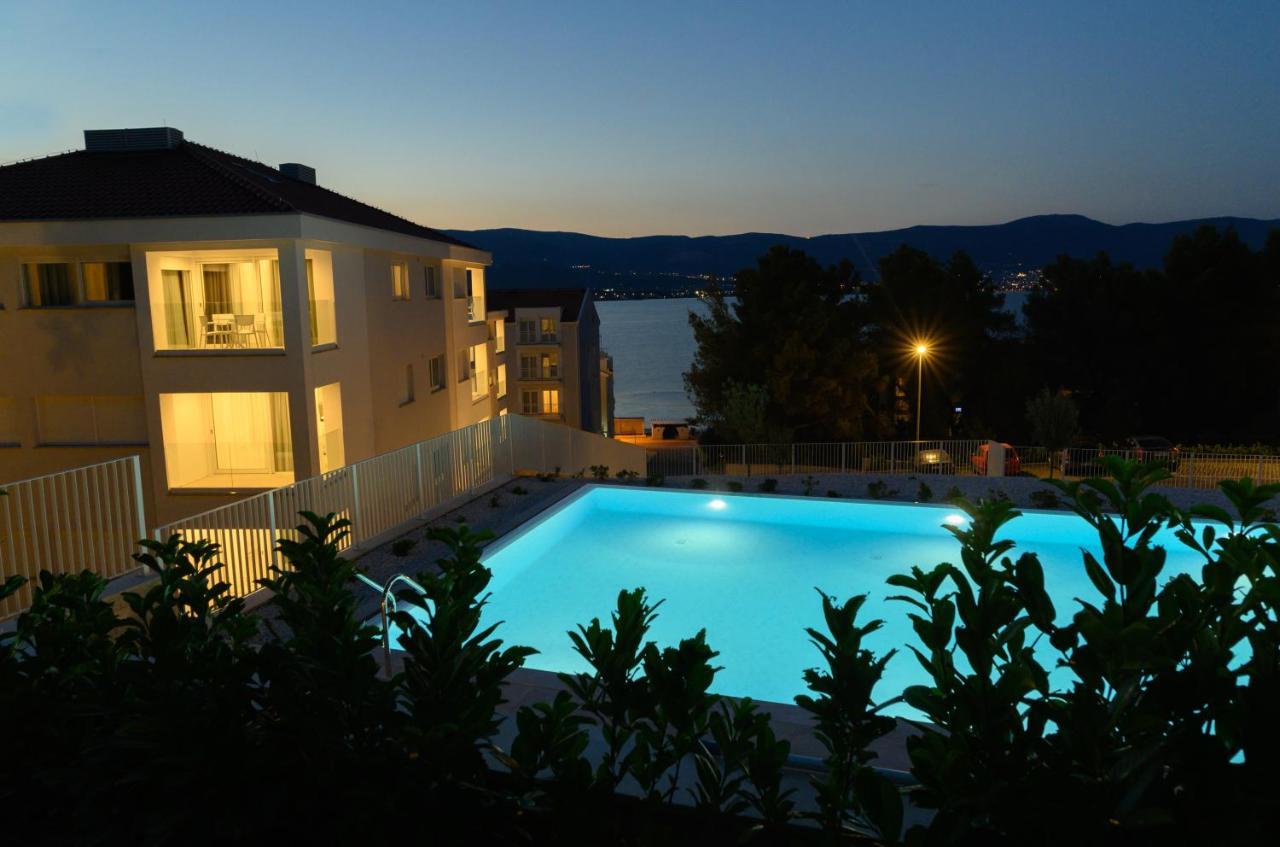 Malo More Resort Arbanija ภายนอก รูปภาพ