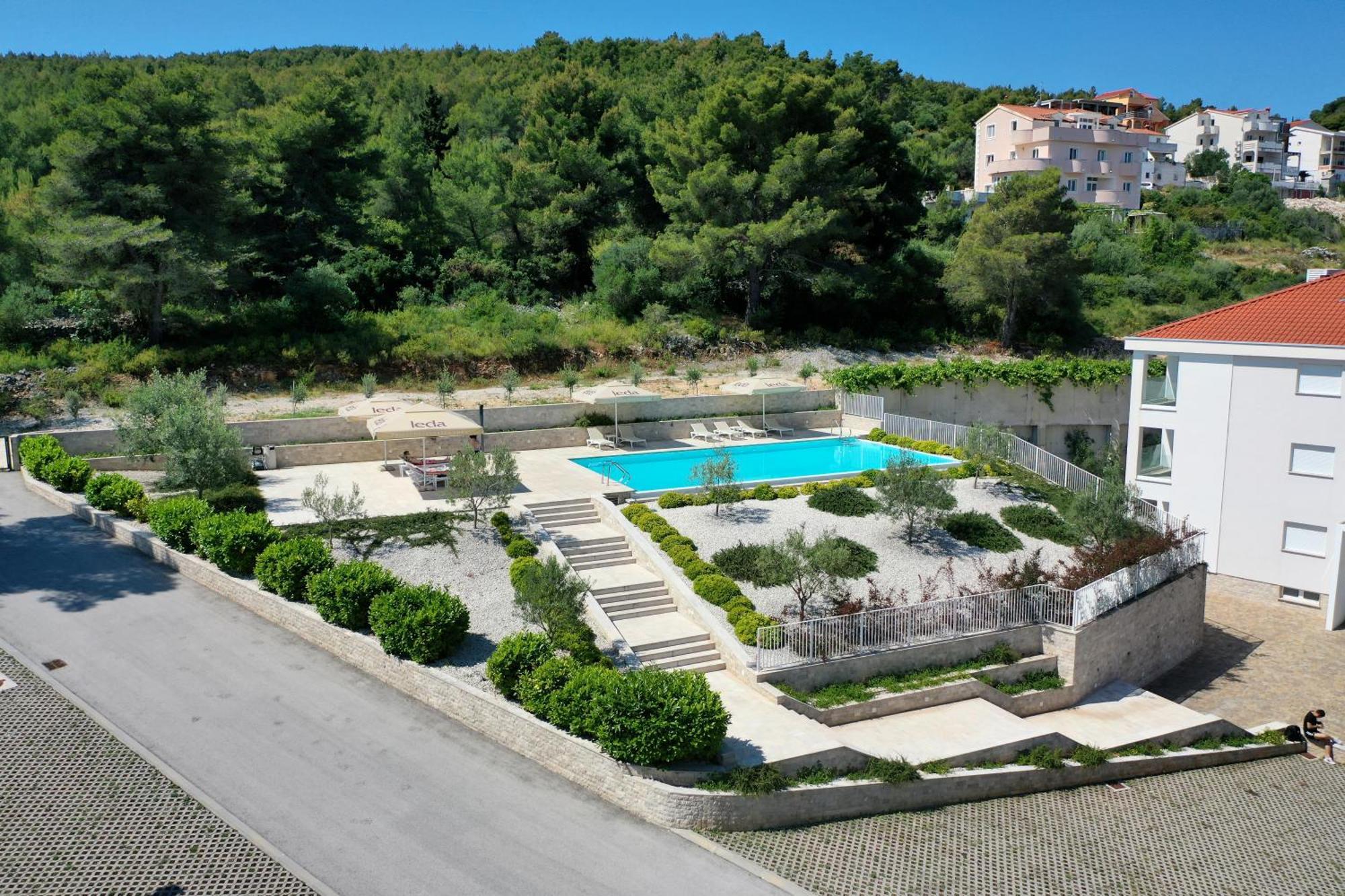 Malo More Resort Arbanija ภายนอก รูปภาพ